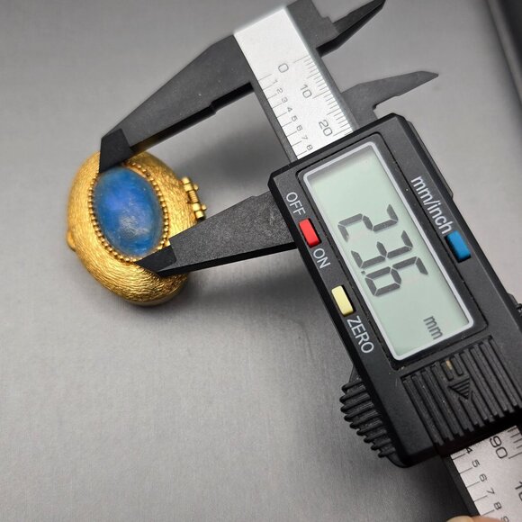 VTG Helena Rubinstein Trinket Box 1.75" Gold Tone Blue Cabochon Vanity Accent 60 - Picture 4 of 8